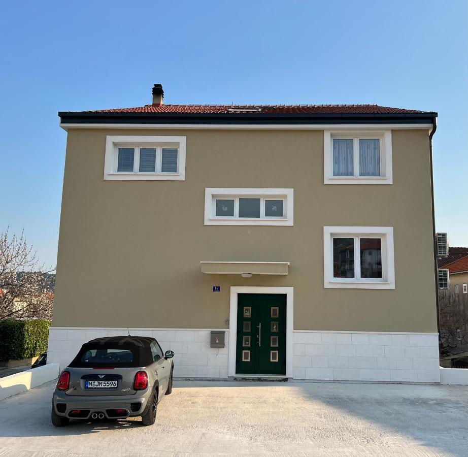 Vila Zrina - Apartmani Trogir Exteriér fotografie