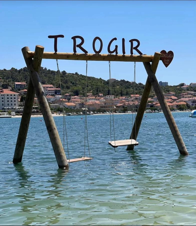 Vila Zrina - Apartmani Trogir Exteriér fotografie