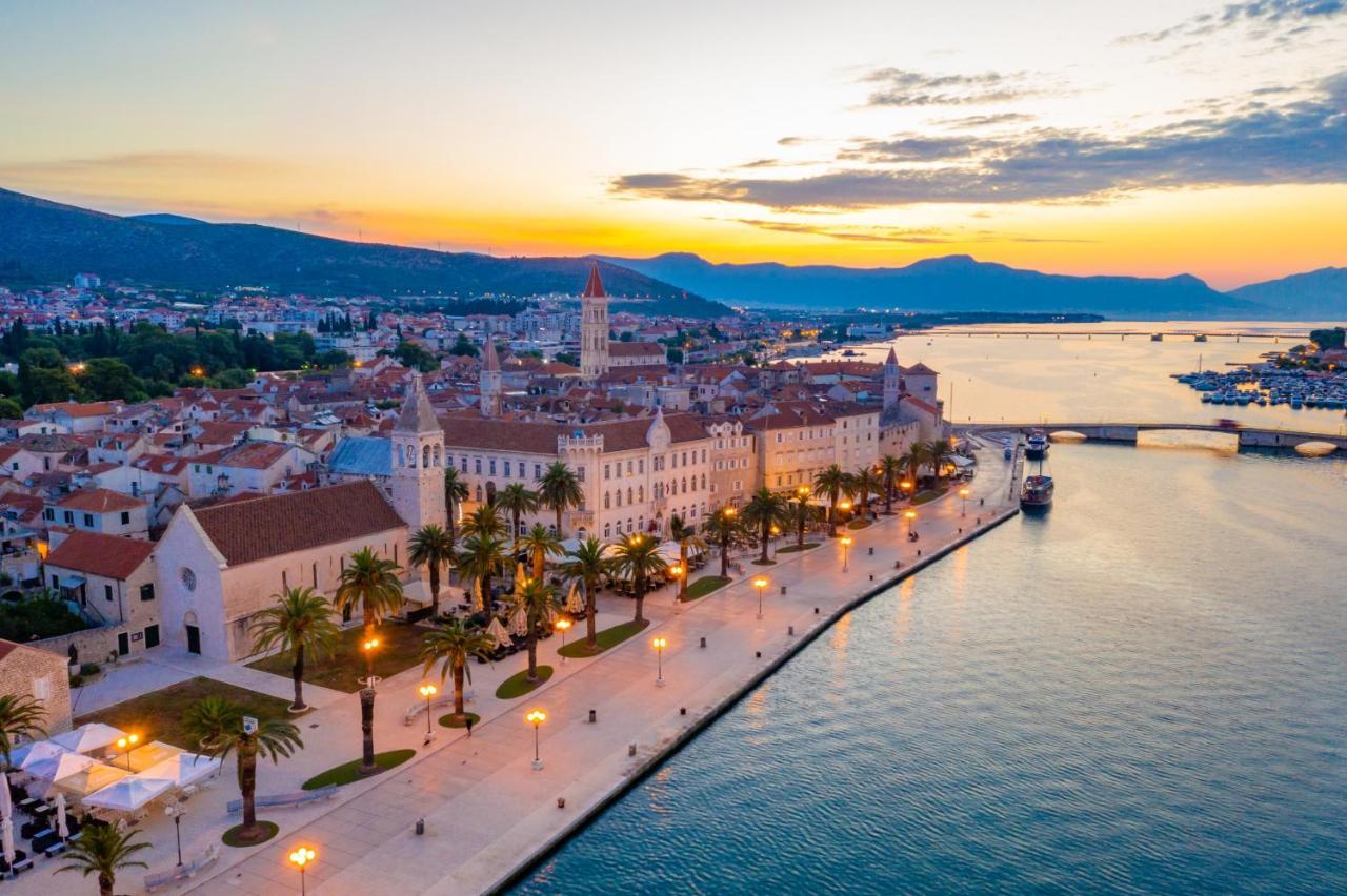 Vila Zrina - Apartmani Trogir Exteriér fotografie