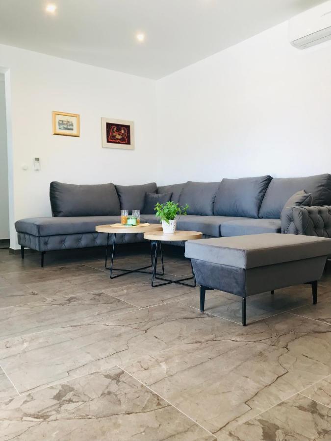 Vila Zrina - Apartmani Trogir Exteriér fotografie
