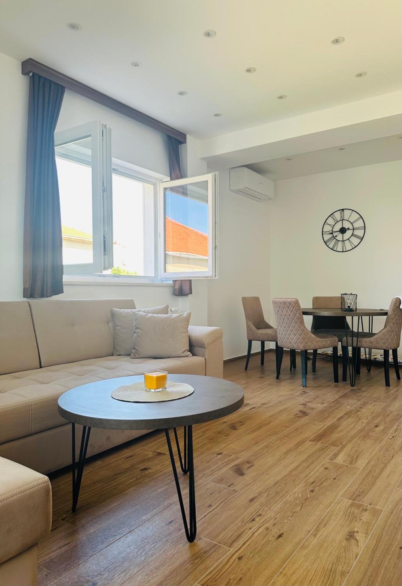 Vila Zrina - Apartmani Trogir Exteriér fotografie