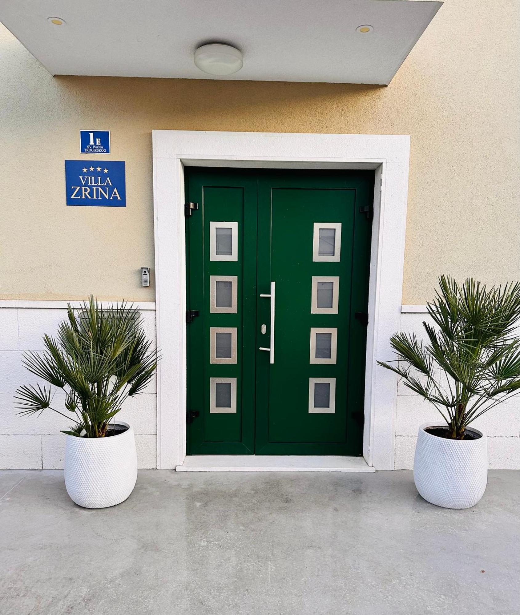 Vila Zrina - Apartmani Trogir Exteriér fotografie